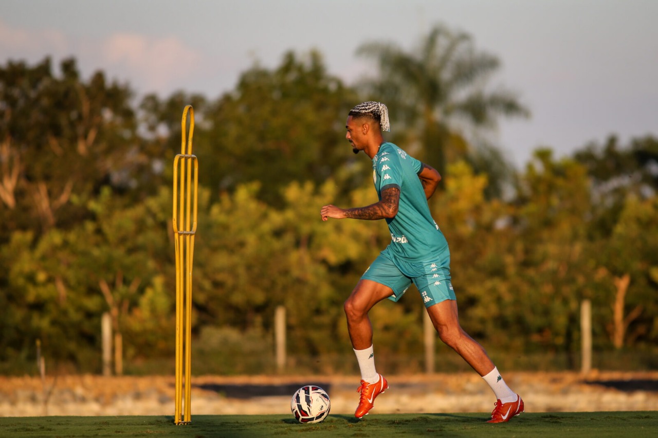 Treino intenso marca preparação do Cuiabá para duelo decisivo na Série B