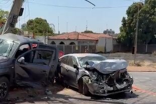 Violenta colisão entre Amarok e Honda Civic deixa 5 pessoas feridas em Cuiabá; veja vídeo