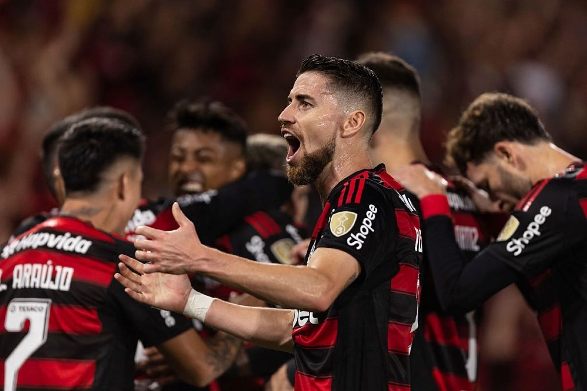 Flamengo quebra recorde e fecha maior patrocínio da história com a Betano