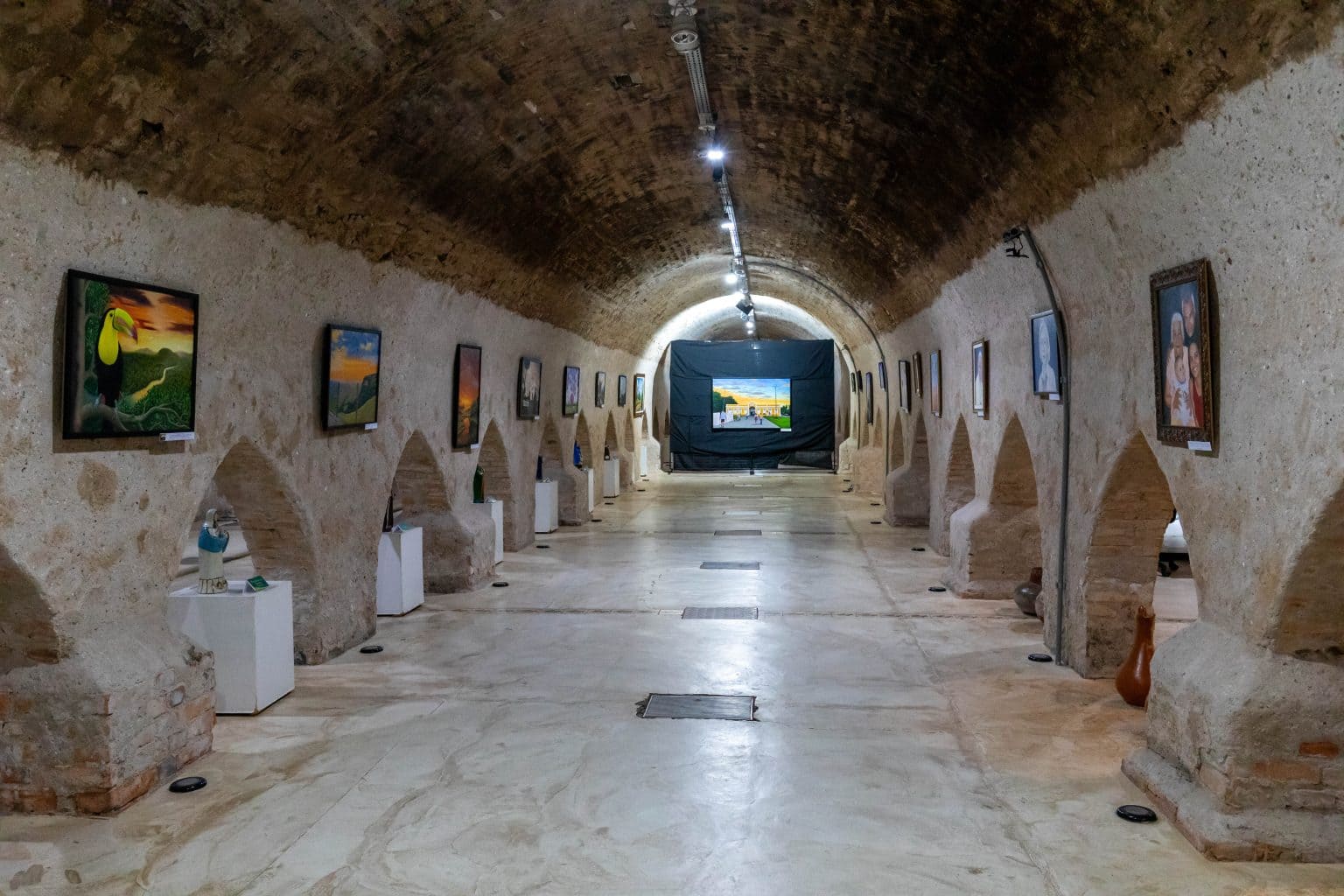 Avó e neta transformam gerações em arte e emocionam visitantes no Museu do Morro da Caixa D’Água Velha