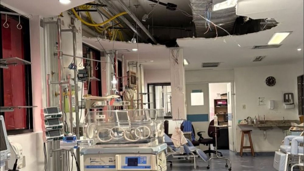 Forro de teto de UTI neonatal desaba em hospital