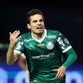 Palmeiras atropela LDU, reverte placar histórico e encara Flamengo na final da Libertadores 2025; veja os gols