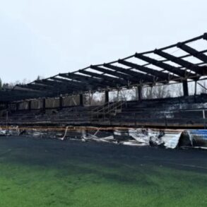 Vídeo: adolescentes incendeiam estádio do FC Haka e clube inicia campanha de reconstrução