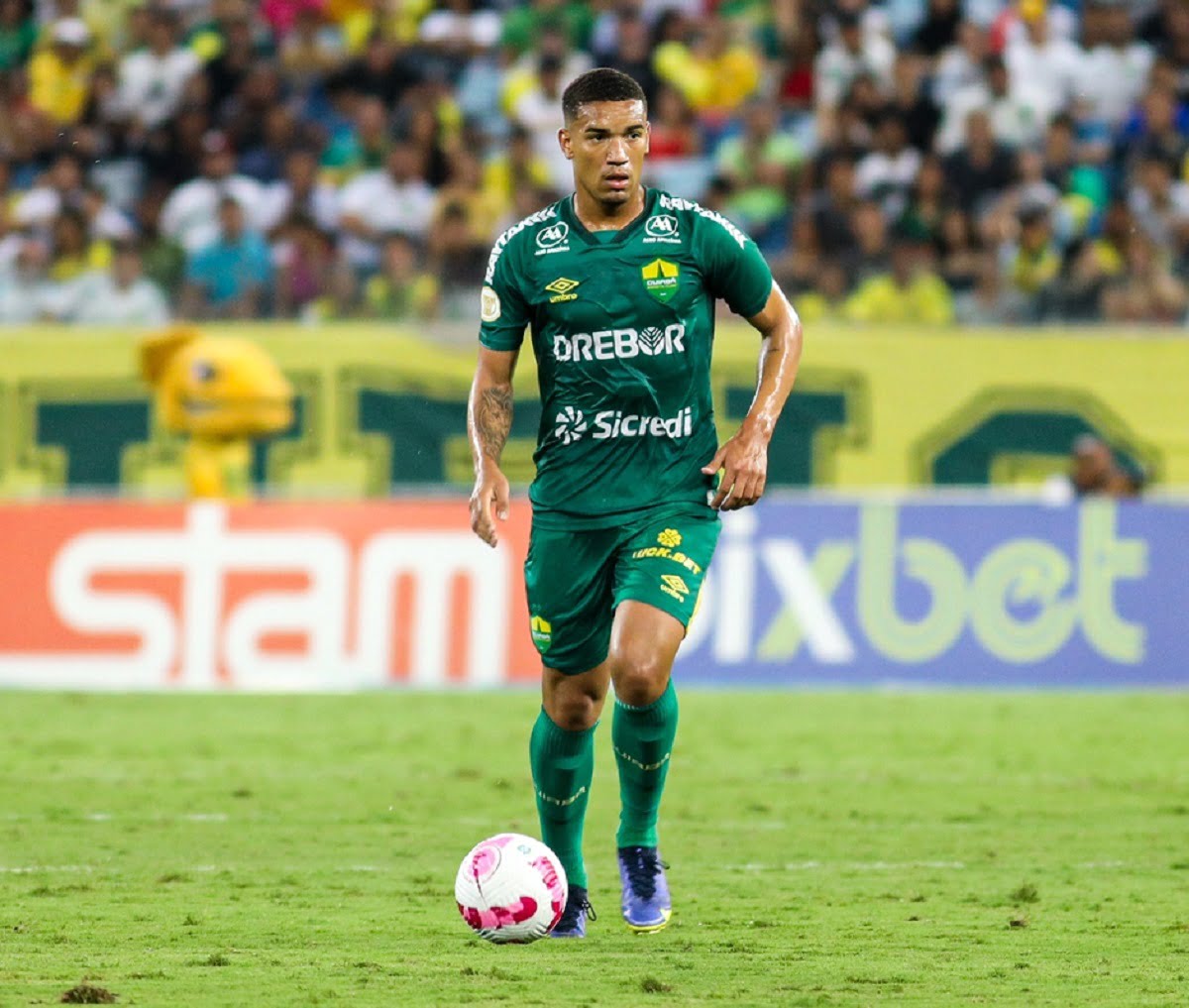 Cuiabá Esporte Clube anunciou oficialmente que Denilson, seu volante, é o autor de um áudio polêmico que vazou, revelando um suposto interesse do Corinthians pelo jogador.