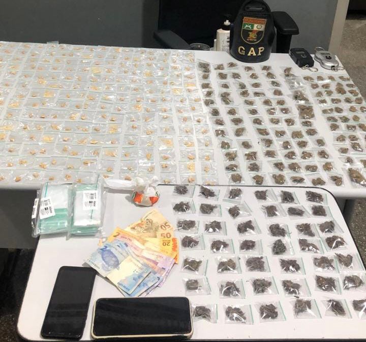PM prende cinco pessoas e apreende drogas em Várzea Grande: Ação eficaz contra o tráfico