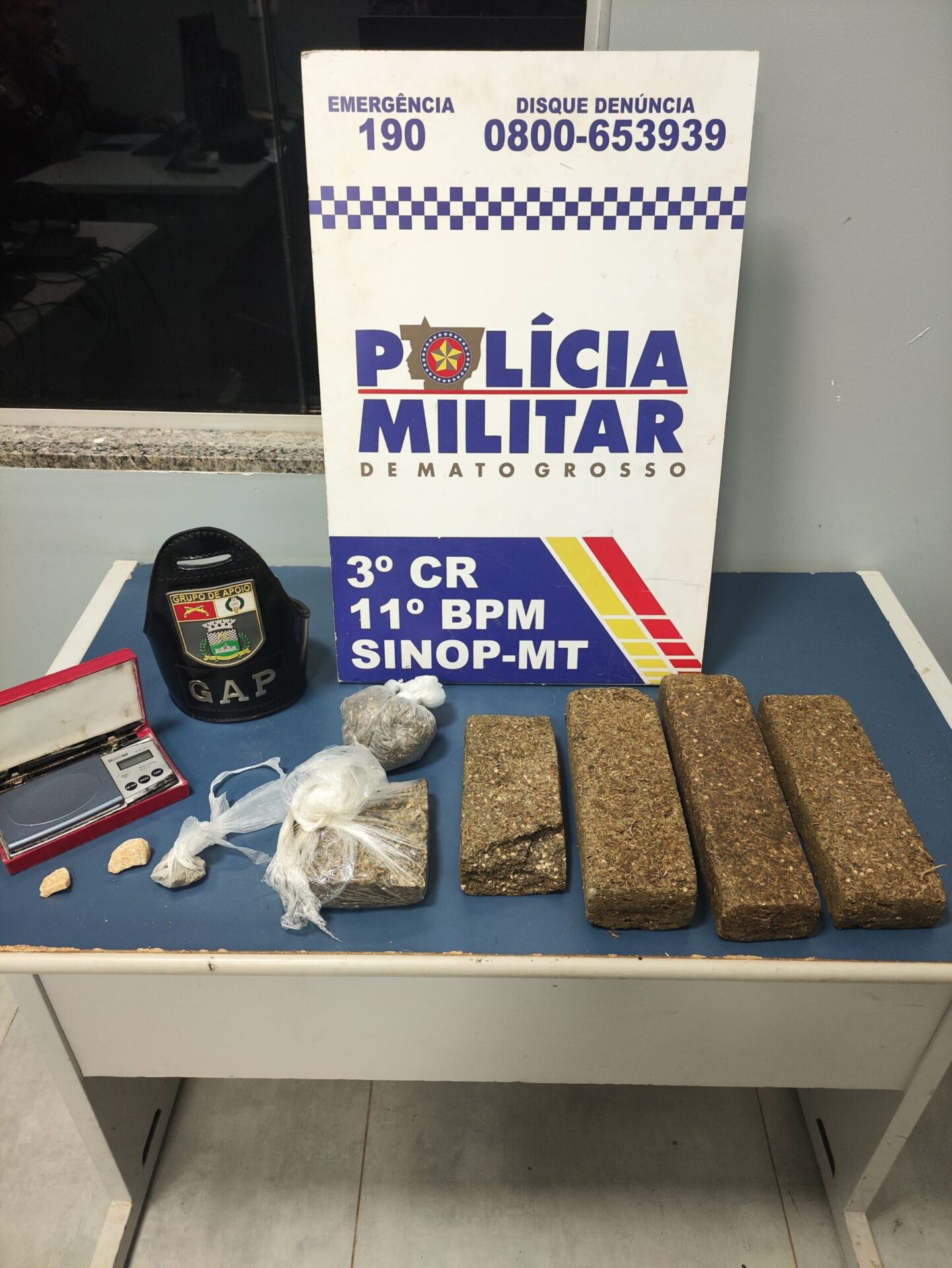 PM de Sinop apreende adolescente de 17 anos por tráfico de drogas: ação eficaz contra o crime