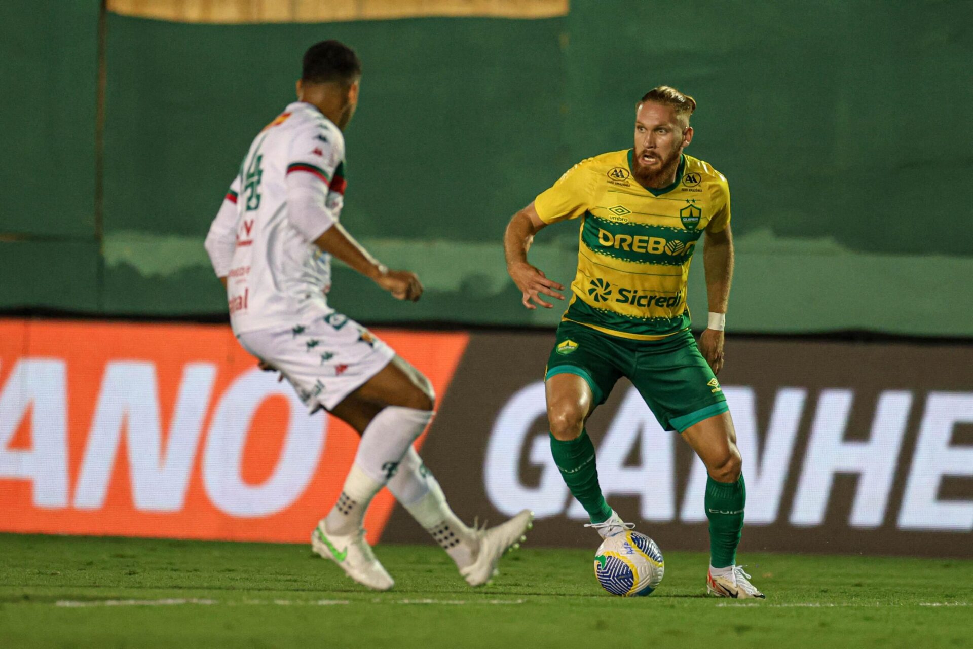 O Cuiabá garante vaga na terceira fase da Copa do Brasil após vencer nos pênaltis a Portuguesa. Destaque para Deyverson e Sobral em partida decisiva. Saiba mais sobre o avanço do Cuiabá nesta emocionante disputa!
