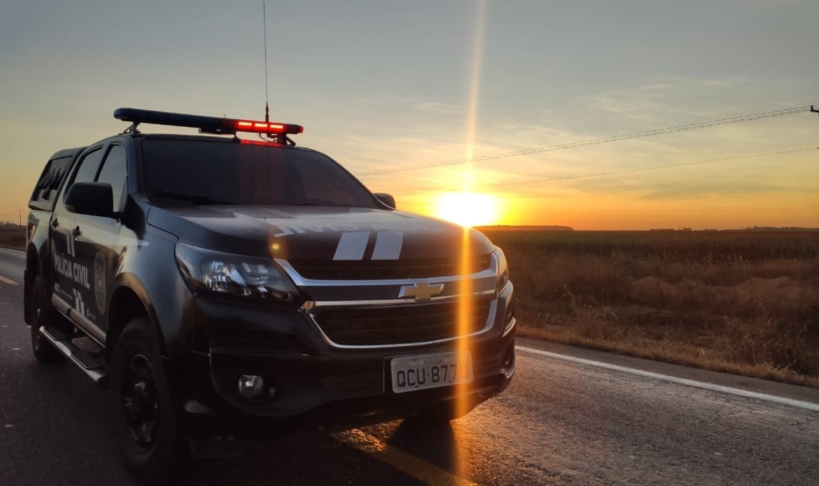 Um dos suspeitos envolvidos em uma tentativa de homicídio contra um advogado e sua esposa em Várzea Grande foi prontamente detido no Estado de Goiás. A ação ocorreu com a rápida intervenção da Polícia Rodoviária Federal (PRF) nas proximidades da cidade de Jataí