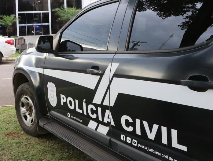 Durante operação policial em Barra do Bugres, a Polícia Civil prende foragido por estupro de vulnerável, reforçando seus esforços durante o Dia da Mulher para combater crimes contra mulheres e crianças
