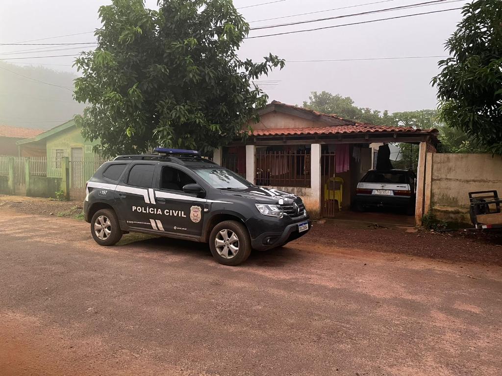A Polícia Civil, através da Delegacia de Dom Aquino, deflagrou nesta sexta-feira (08.03) a Operação Tabelião II, visando cumprir nove mandados de busca e apreensão domiciliar voltados a membros de uma facção criminosa atuante em Dom Aquino e região.