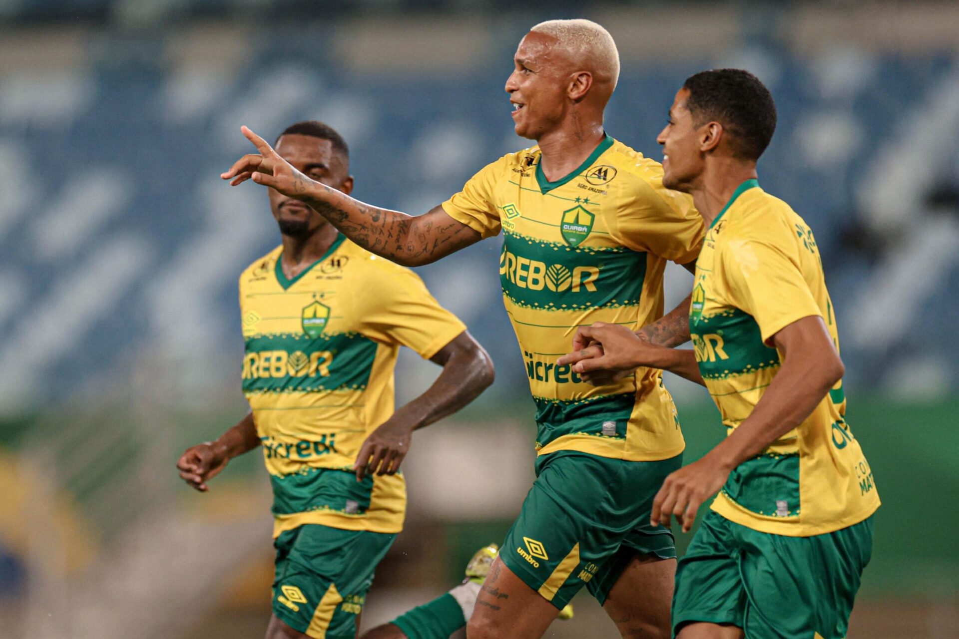 O Cuiabá não teve dificuldades para vencer o Porto Velho-RO e garantiu sua vaga nas quartas de final da Copa Verde.