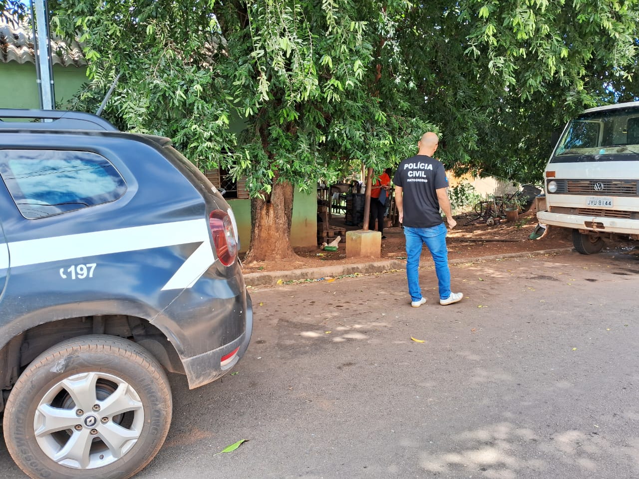 Durante a Operação Pós Carnaval, conduzida pelas Delegacias Especializadas do Adolescente (DEA) de Cuiabá e Várzea Grande, a Polícia Civil executou 22 mandados judiciais contra menores em conflito com a lei.