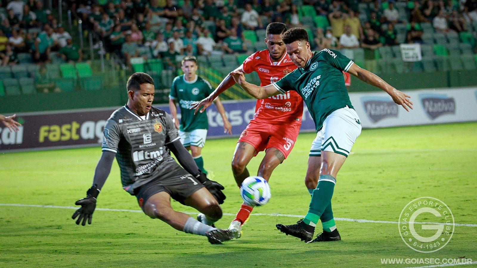 O União, em busca de uma vitória inédita para avançar às quartas da Copa Verde, enfrenta o Goiás nesta quarta-feira (06). Após uma impressionante goleada por 4x0 sobre o Costa Rica-MS, no Lutero Lopes, o time entra em campo embalado
