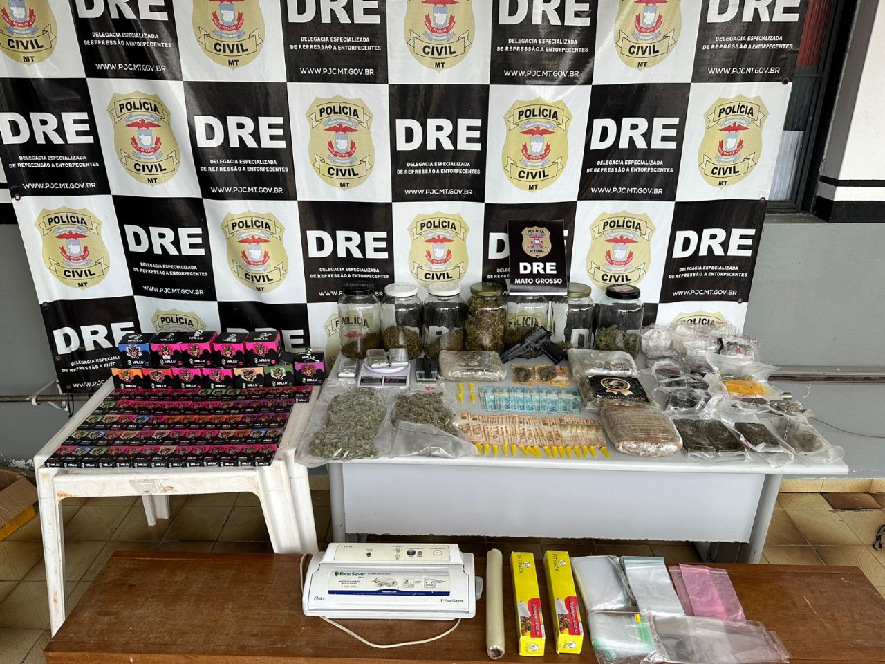 Polícia descobre centro de produção de drogas no Jardim Imperial