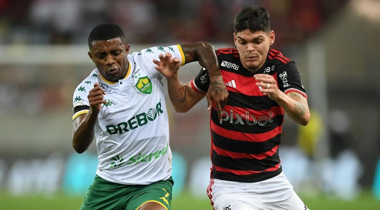 Lance de Flamengo x Cuiabá pela 15ª rodada do Brasileirão