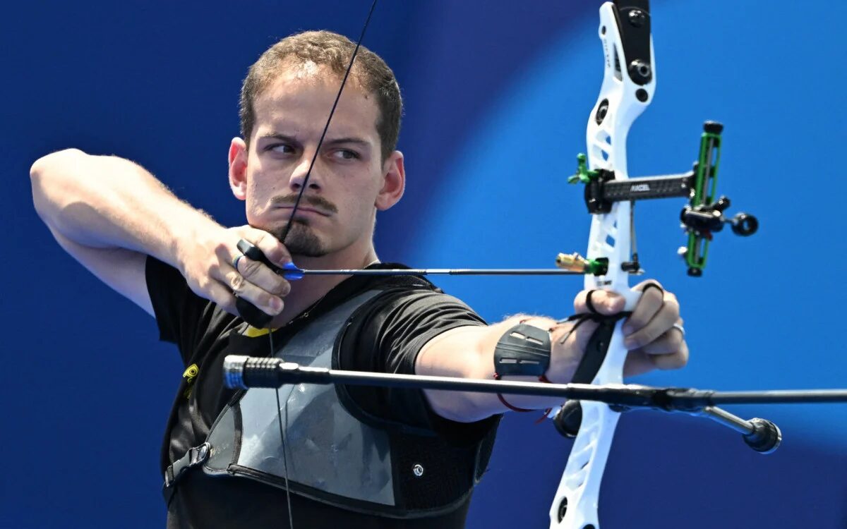 Marcus D'Almeida é o atual líder do ranking mundial de tiro com arco