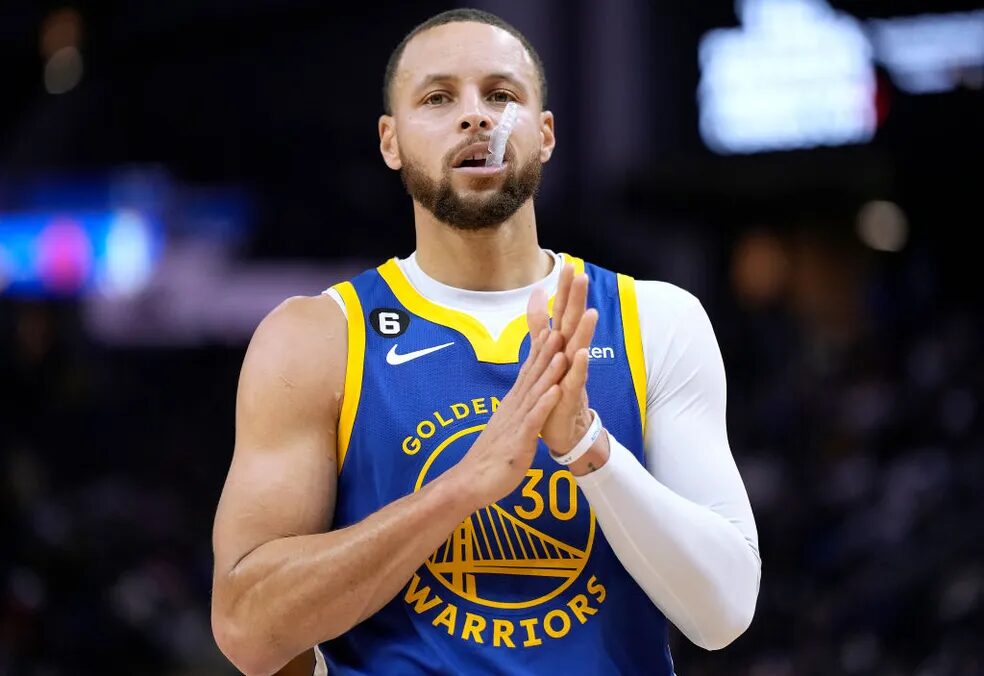 Stephen Curry em ação pelo Golden State Warriors