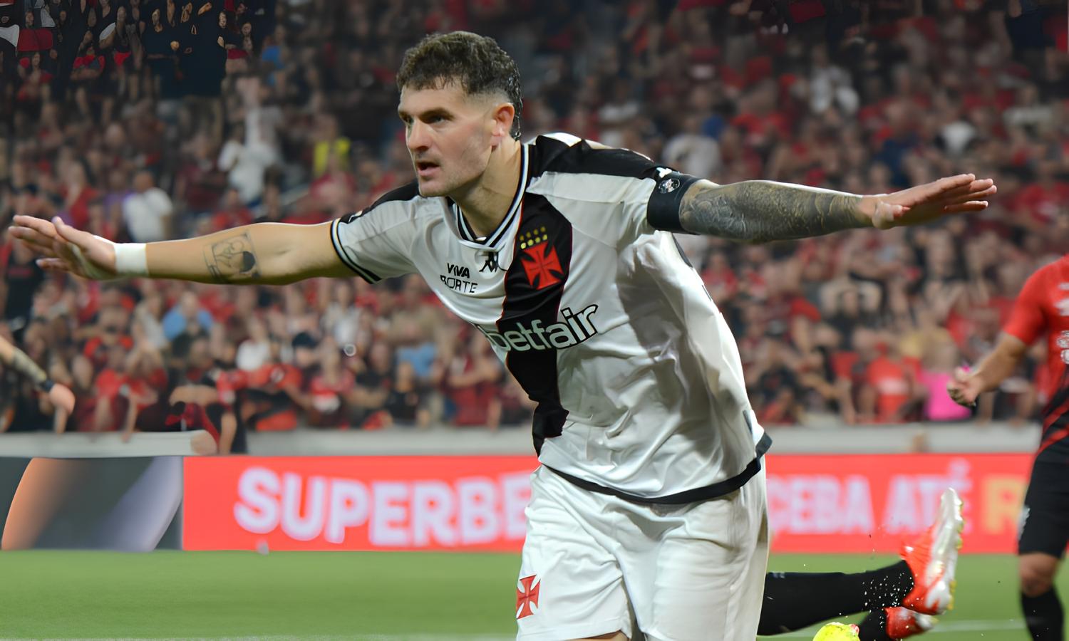 Comemoração do gol de Vegetti, do Vasco da Gama, marcado diante do Athletico Paranaense, durante partida válida pela Copa do Brasil