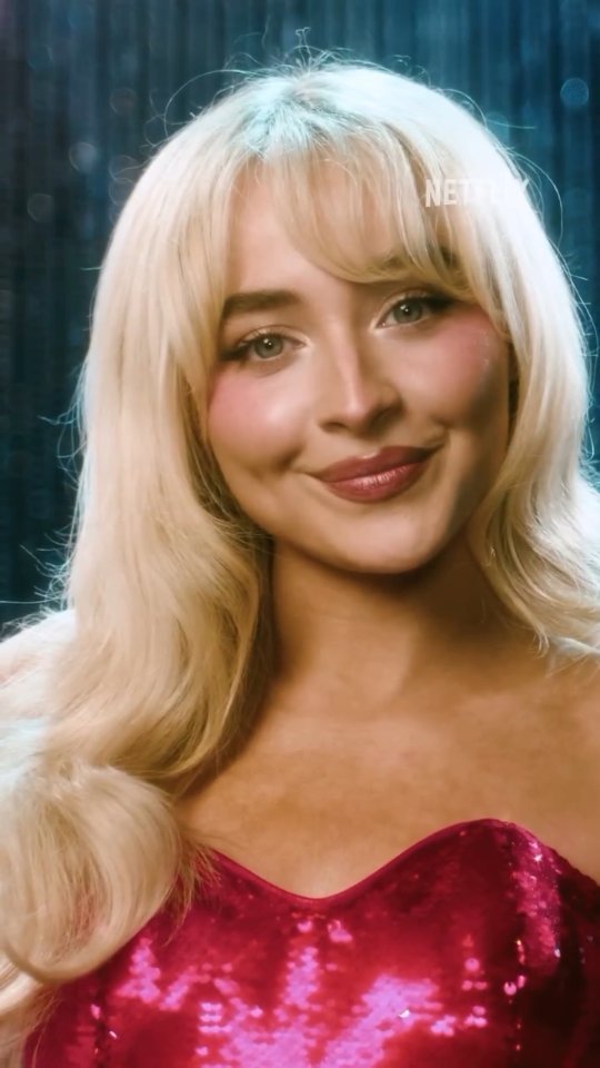 Sabrina Carpenter agita o natal com "A Nonsense Christmas" na Netflix; VEJA VÍDEO