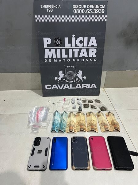 Quatro pessoas são presas pela Cavalaria da PM por associação e tráfico de drogas
