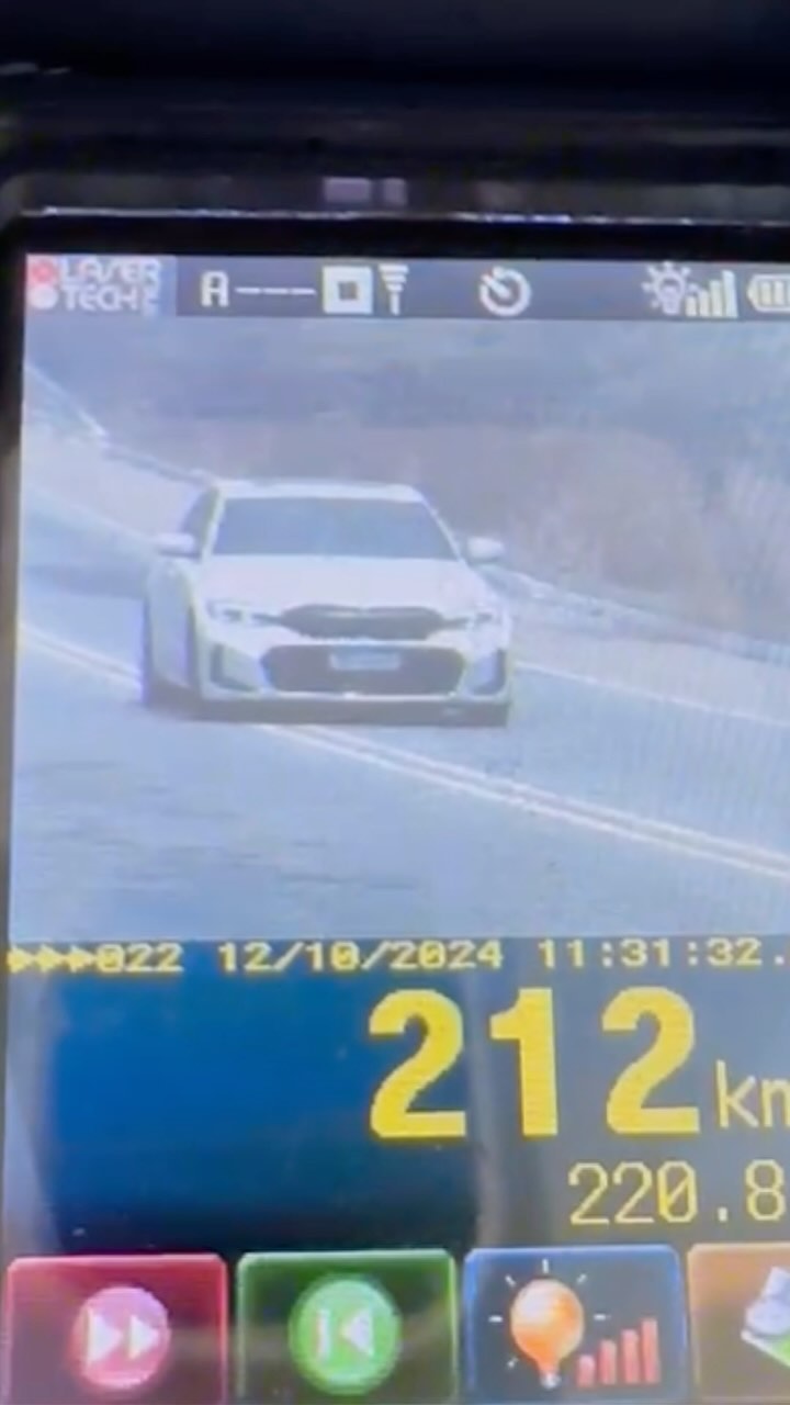 PRF Flagra Carro a 212 km/h na BR-070