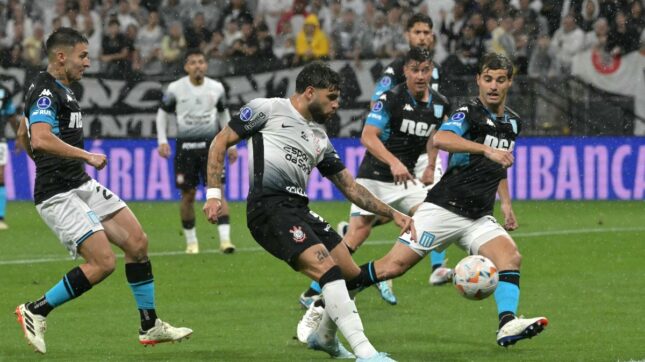Yuri Alberto marcou duas vezes no empate do Corinthians com o Racing