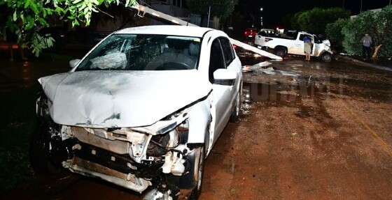 Picape e Gol ficam destruídos após acidente em MT