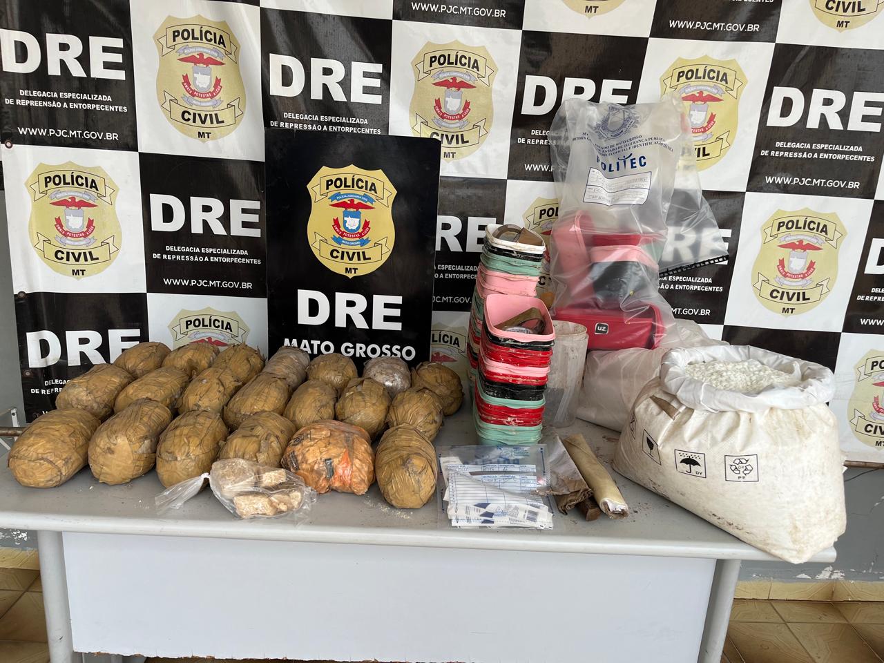 Cães farejadores localizam mais 20 tabletes de droga após apreensão de uma tonelada em VG
