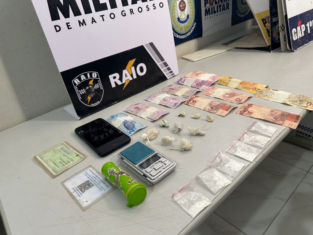 Polícia Militar prende jovens com drogas e dinheiro em Cuiabá