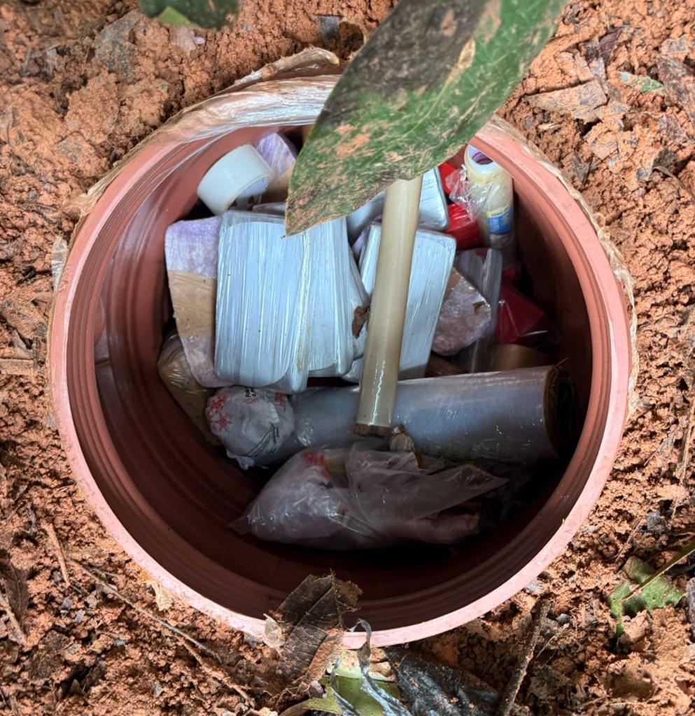 Polícia Militar Descobre Tambor com 56 Tabletes de Drogas em Colíder
