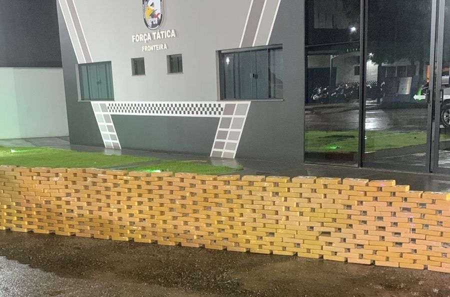 Polícia Militar prende traficante com 400 tabletes de cocaína