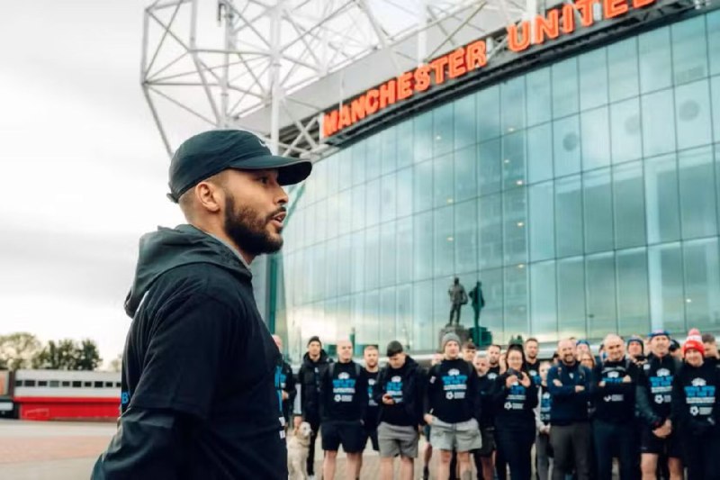 Ex-jogador do Manchester United morre aos 36 anos e deixa legado de superação no futebol
