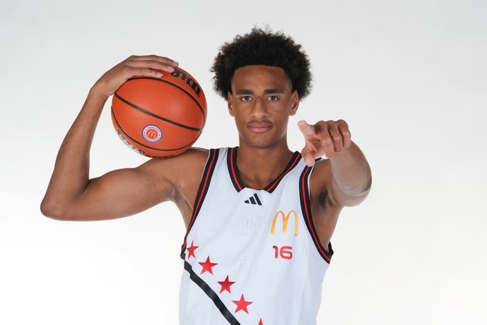 Alijah Arenas, filho de astro da NBA entra em coma após carro pegar fogo