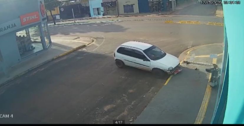 Mulher perde controle do carro em Tangará da Serra e desmaia após colisão