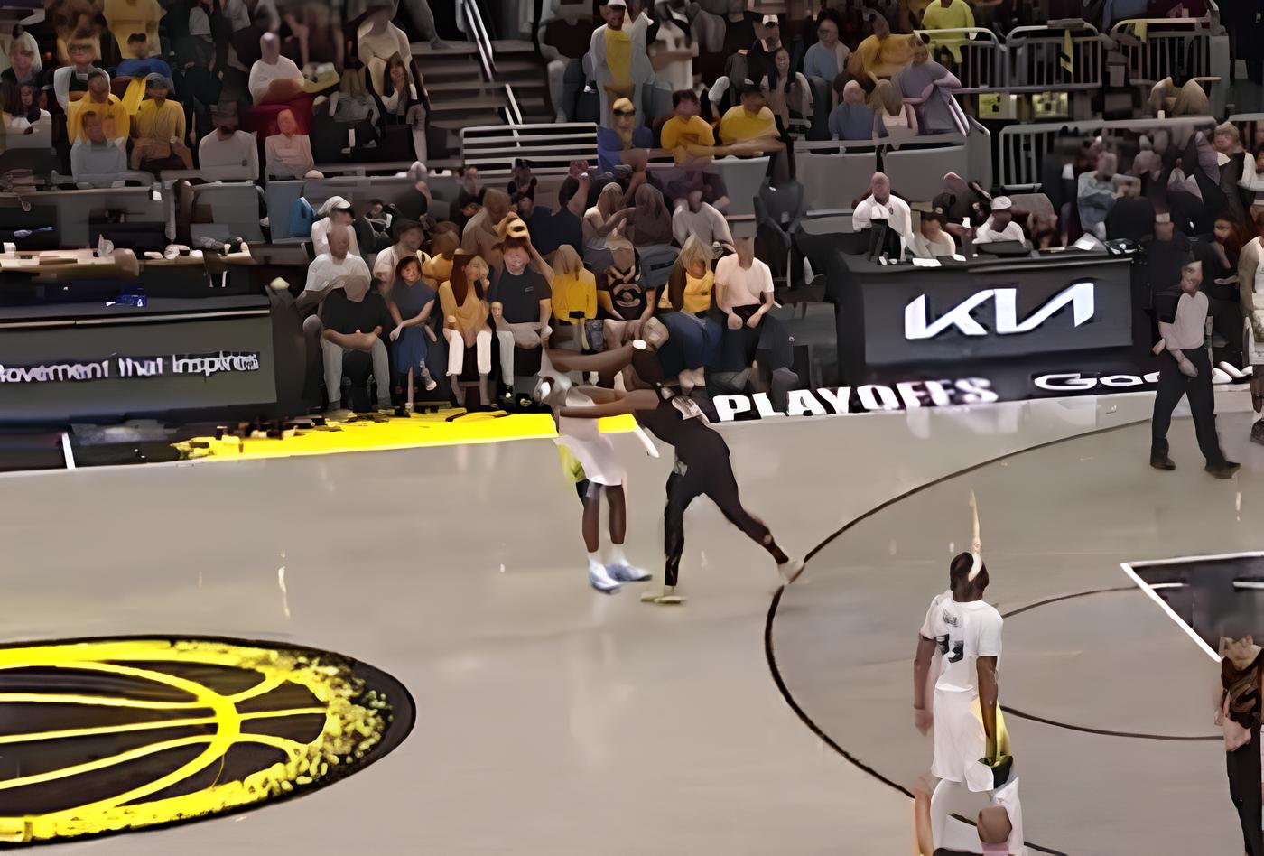 Jogador agride rival e é derrubado em confusão nos playoffs da NBA; veja o vídeo