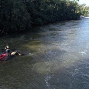 rio pescador barco