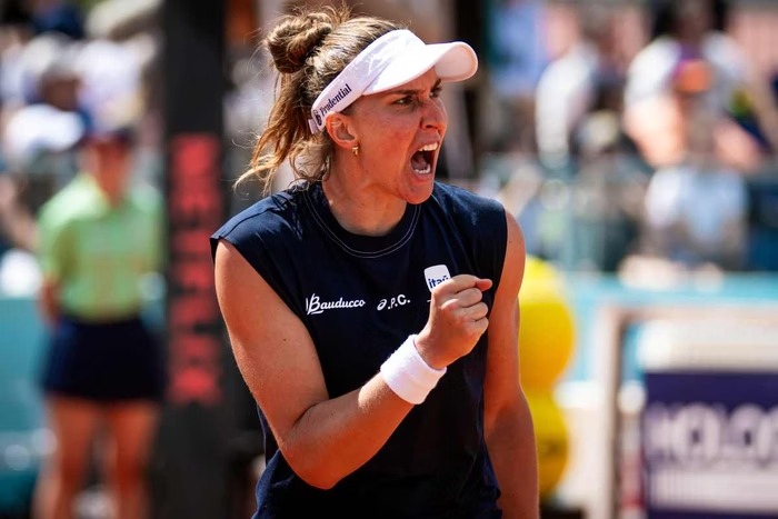 Bia Haddad vira jogo em Estrasburgo, vai à semifinal e embala para Roland Garros; veja