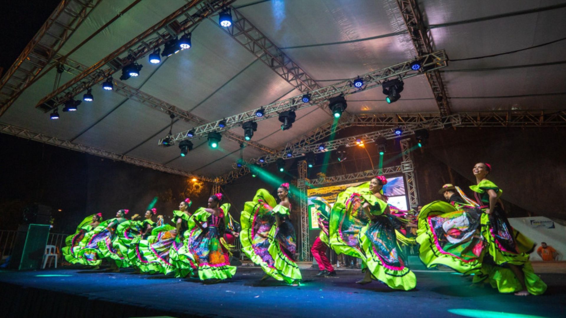 Tributo à cultura de MT: Flor Ribeirinha traz espetáculo ‘Sempre em Flor’ em palco a céu aberto
