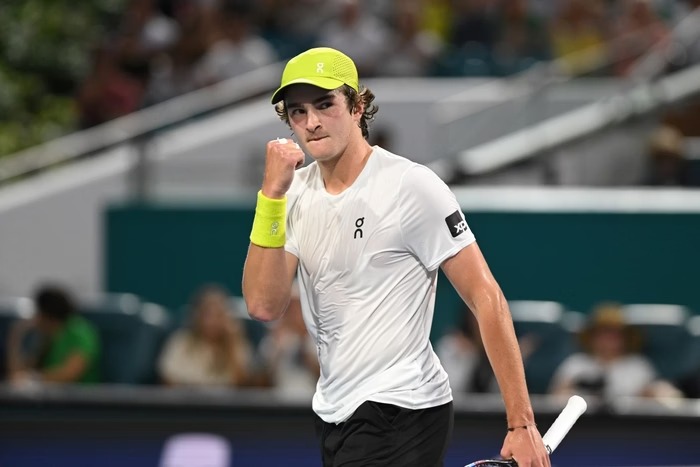 João Fonseca brilha em Paris e cala a torcida em Roland Garros com ...
