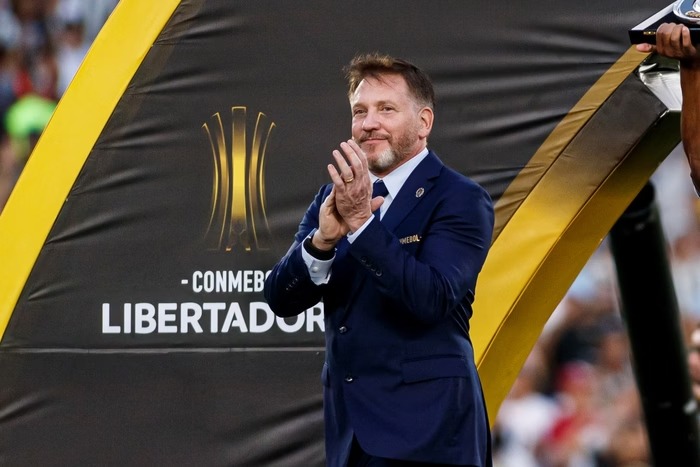 Sem concorrência e com frases de efeito, Domínguez é reeleito pela 4ª vez na Conmebol