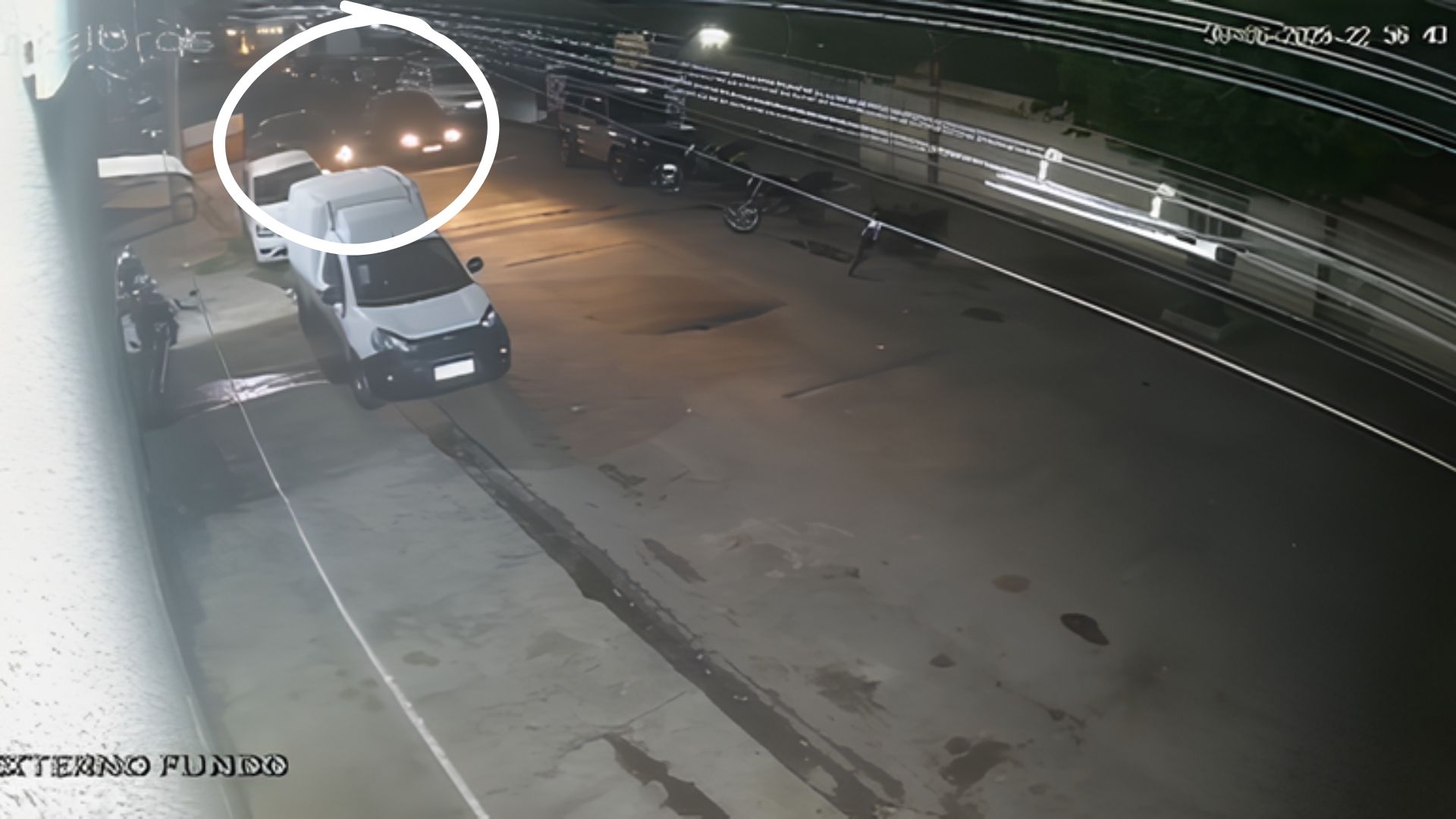 Criminosos rendem mulher e roubam carro em rua do CPA; veja vídeo