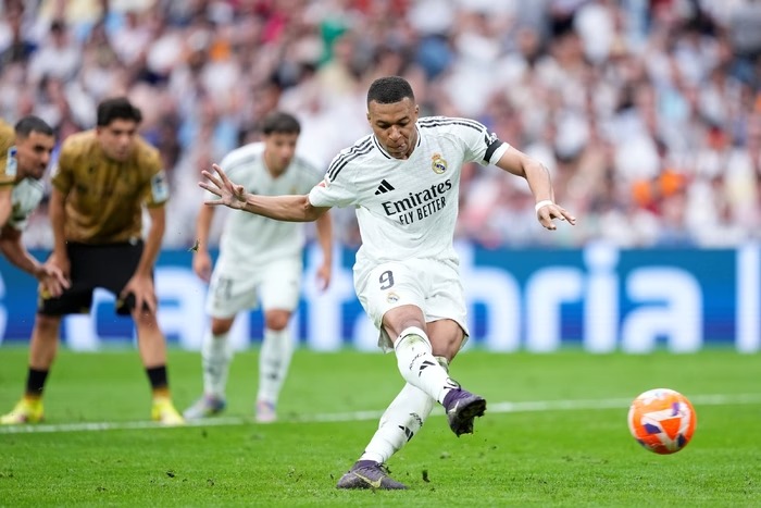 Real Madrid entrega camisa 10 a Mbappé após saída de Modric e gera expectativa global