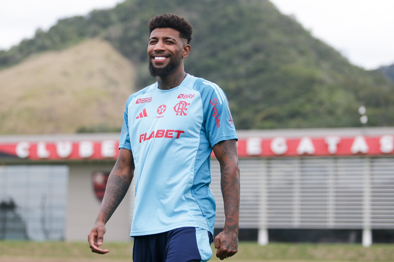 Emerson Royal é apresentado no Flamengo e mira retorno à Seleção: “Quero mostrar meu futebol ao povo brasileiro”