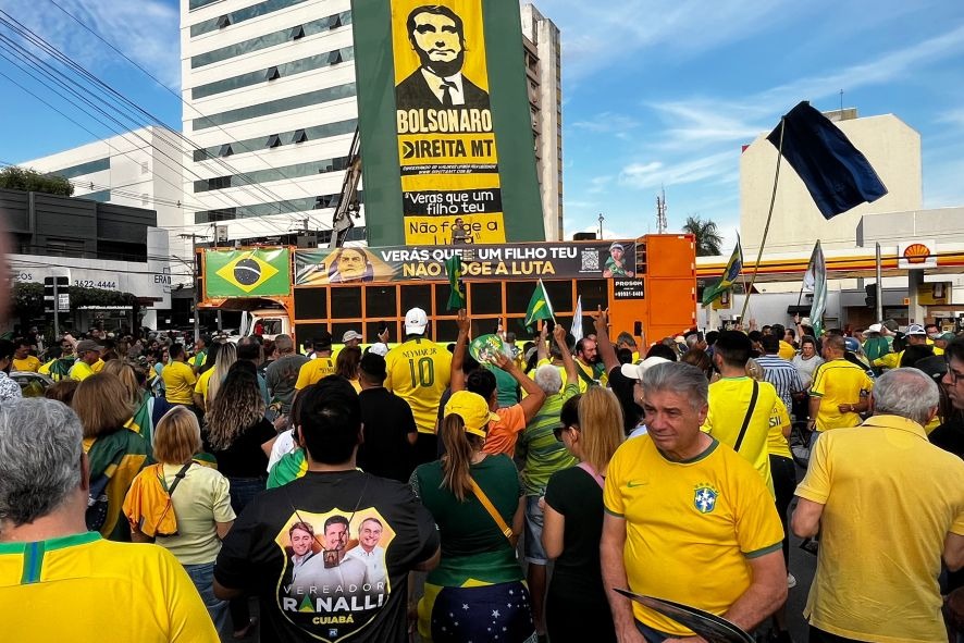 Vídeo: Ato na Praça 8 de Abril reúne apoiadores de Bolsonaro em manifestação contra Moraes e Lula
