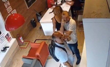 Idosos são flagrados furtando celulares em loja, prejuízo é de R$ 21 mil