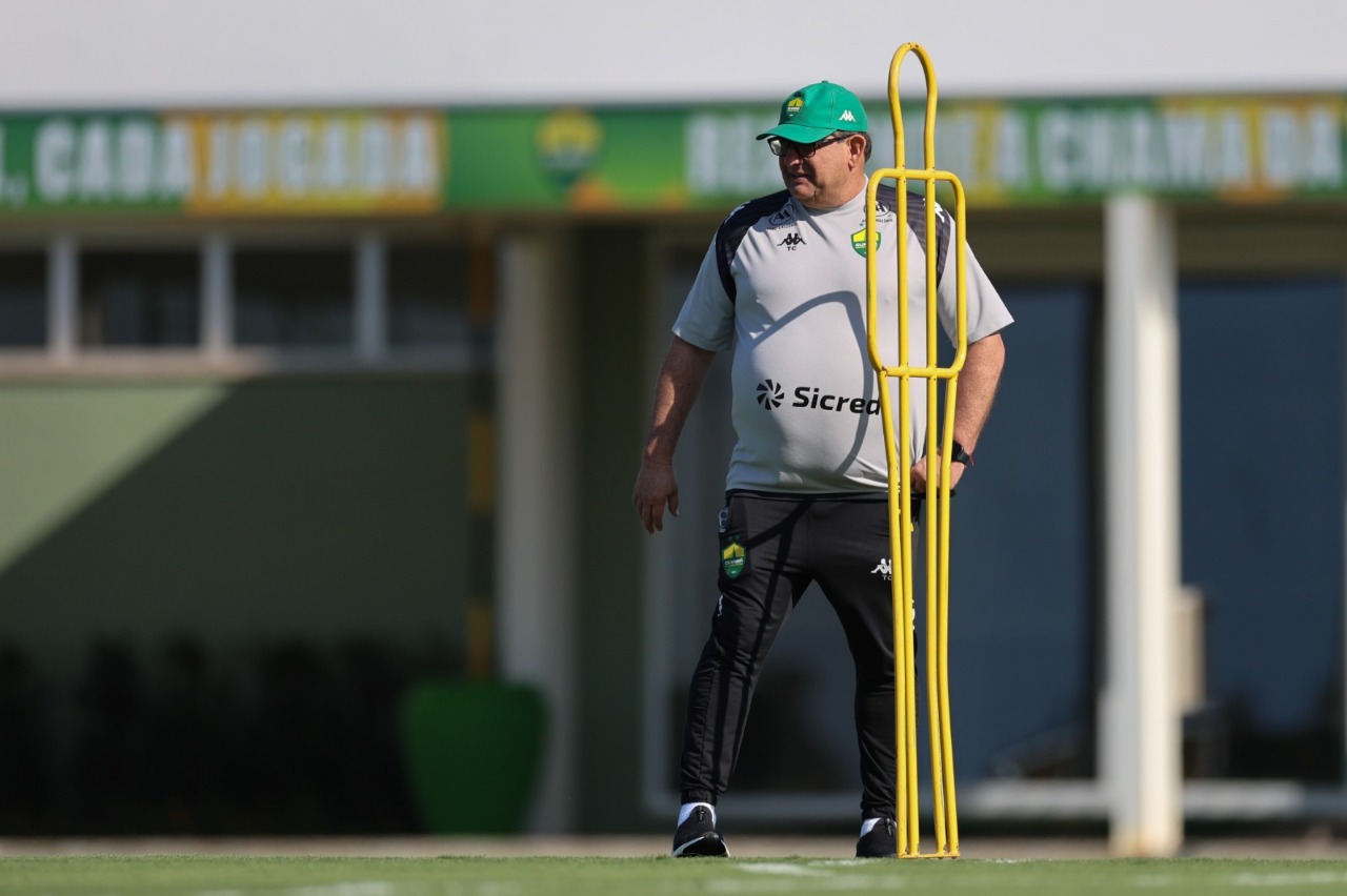 Guto Ferreira pode assumir o Remo em duelo decisivo contra o Cuiabá na Série B
