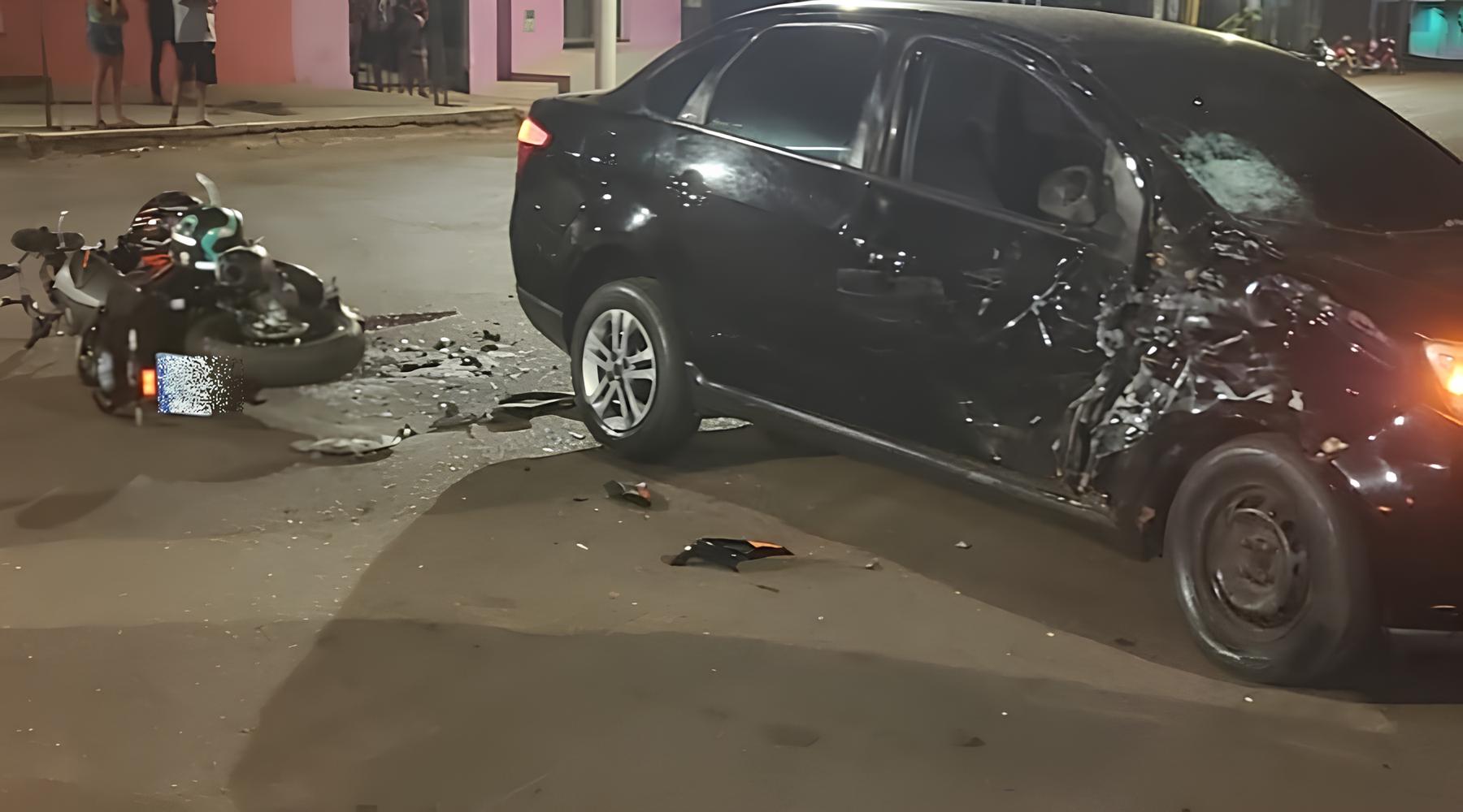 Jovens de 20 anos morrem após colisão entre moto e carro em Rondonópolis; veja vídeo