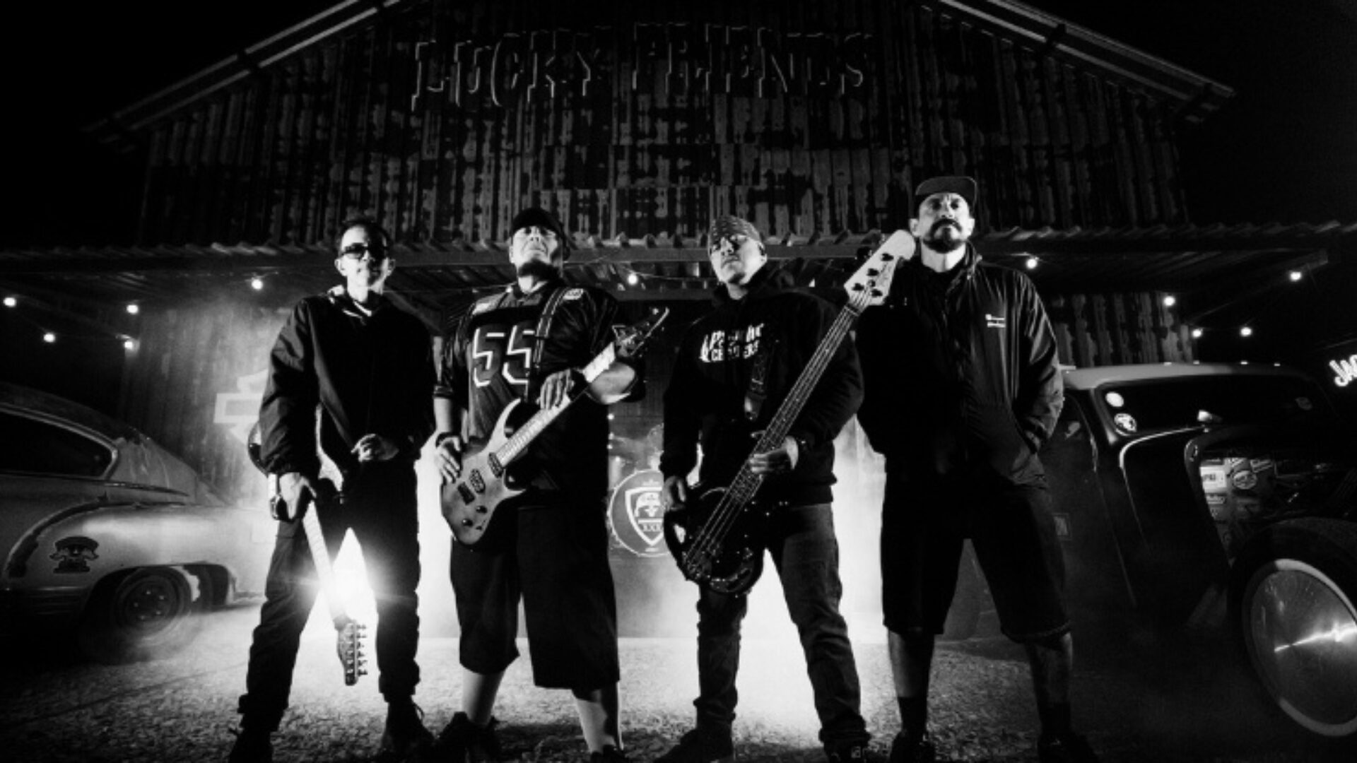 Raimundos prepara o palco para o Guns N’ Roses em Cuiabá com um show explosivo