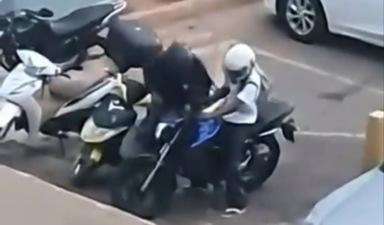 Ladrões roubam moto em frente à sede da polícia federal