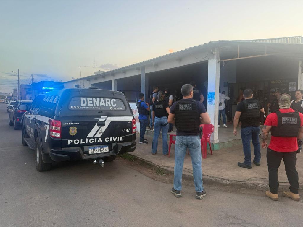 Apreensão de Cocaína e Dinheiro em Comércio Falso